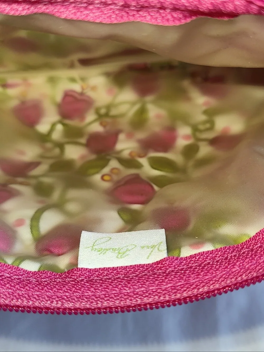 Vera Bradley Quilted Cosmetic Pouch Lilli Bell NWOT Plastic Lined Pink Orange